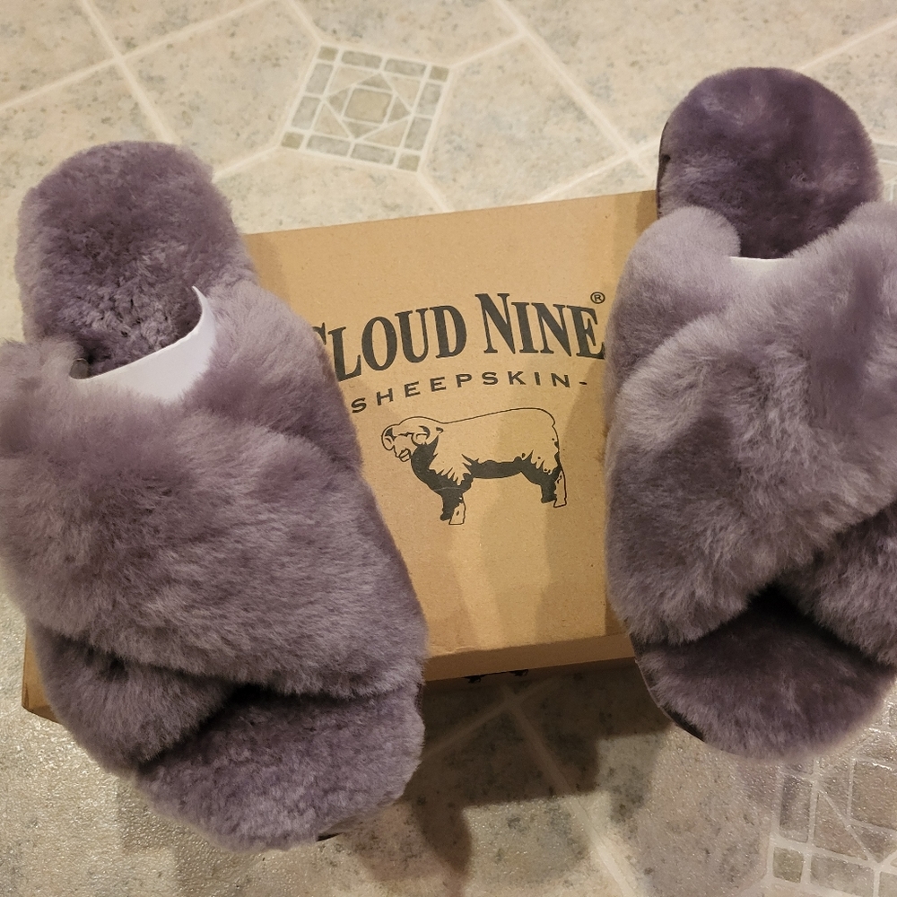 Womens Cloud Nine Emma Sheepskin Slippers size 8